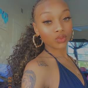 Meet your Posher, Caylah